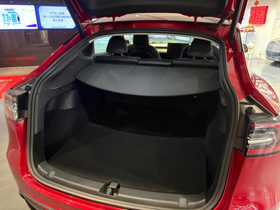 Model Y Standard Range - Image 5